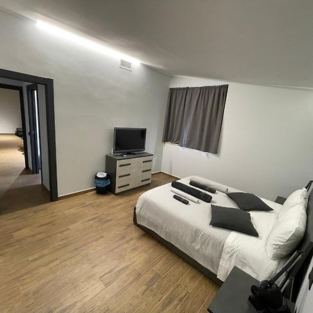 Bed and Breakfast Industrial House 3 Corsico Esterno foto